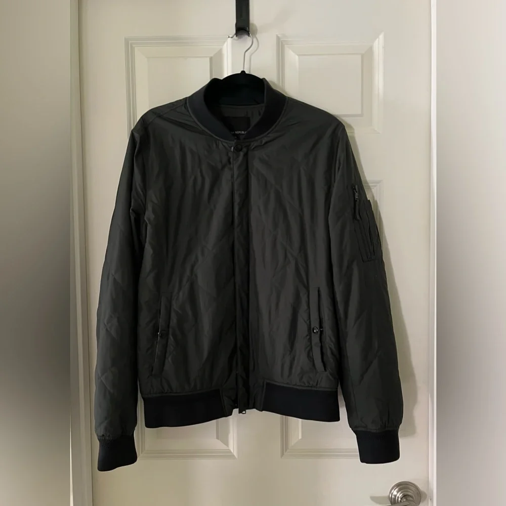 Banana Republic Motion Tech Bomber Jacket water resistant lightweight green